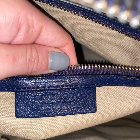 Givenchy Antigona Medium Navy Blue - Picture 15 of 15